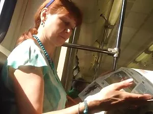 Scopa una giovane ca ...