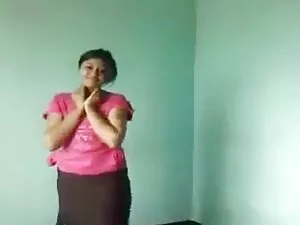 Giovane bionda si ma ...