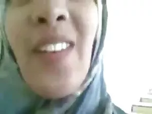Ragazza tirata fuori ...
